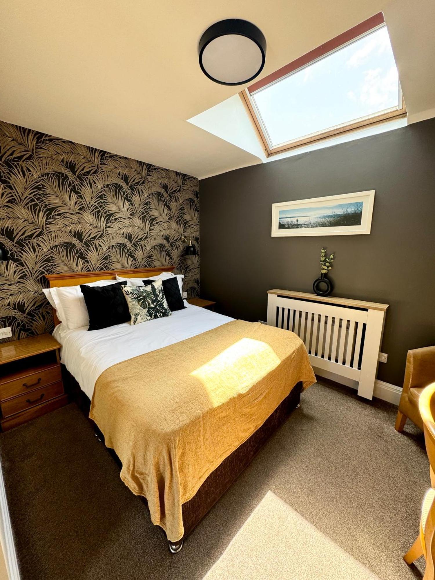 The White House Inn - Whitby Zewnętrze zdjęcie